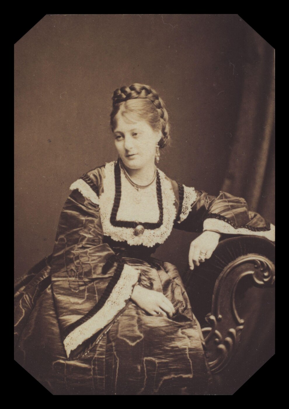 London Stereoscopic and Photographic Company, Guy Little Theatrical Photograph