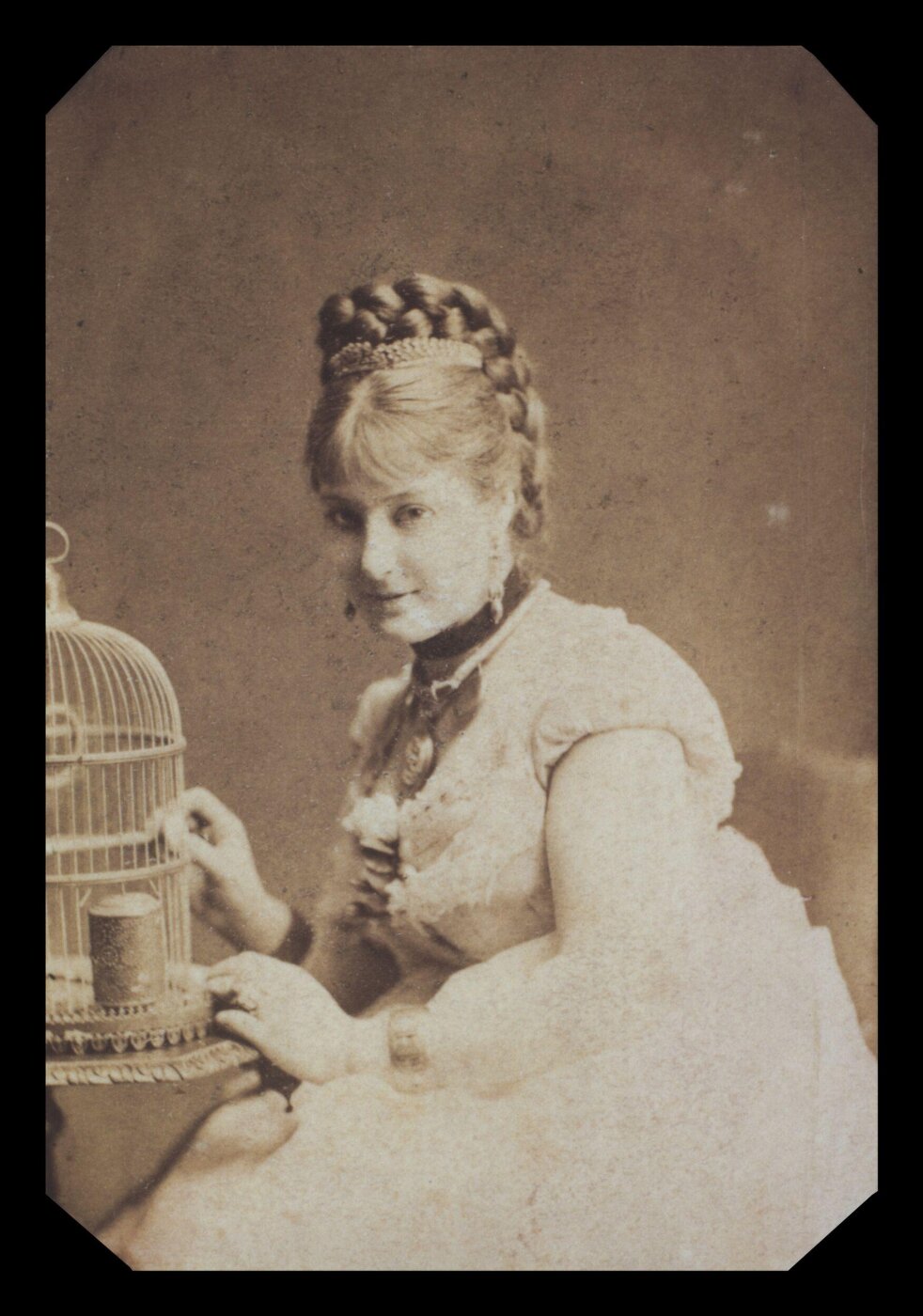 London Stereoscopic and Photographic Company, Guy Little Theatrical Photograph