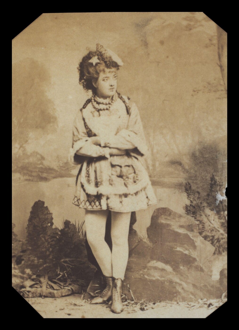 London Stereoscopic and Photographic Company, Guy Little Theatrical Photograph