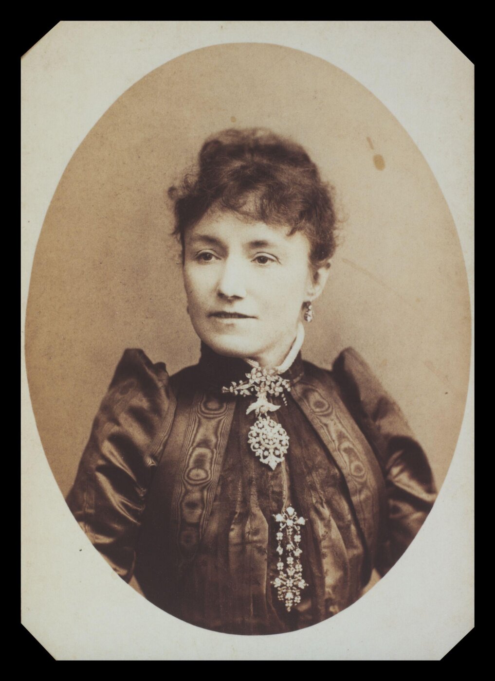 London Stereoscopic and Photographic Company, Guy Little Theatrical Photograph