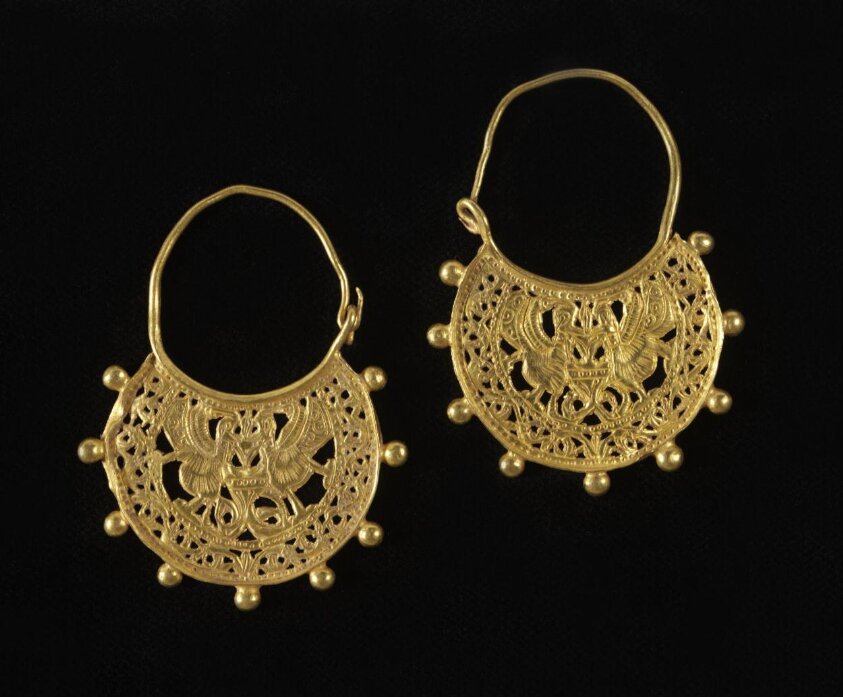 Earring — 600-700