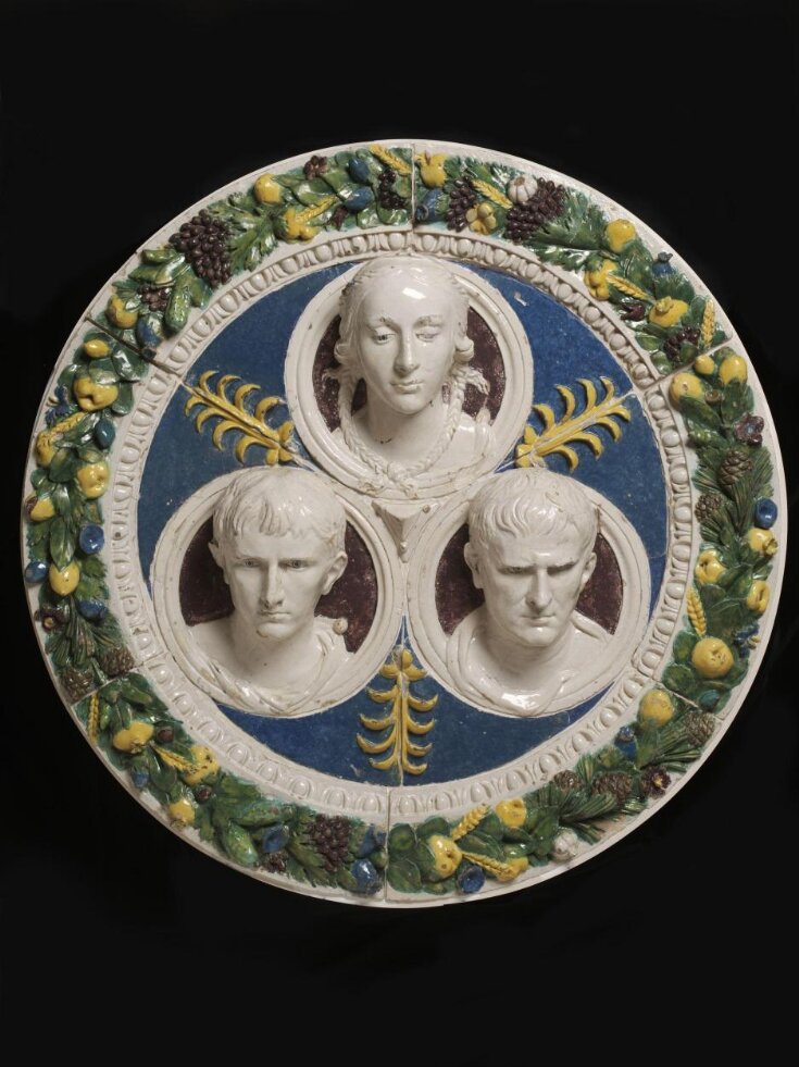 Roundel depicting Julia (?) Augustus & Agrippa top image