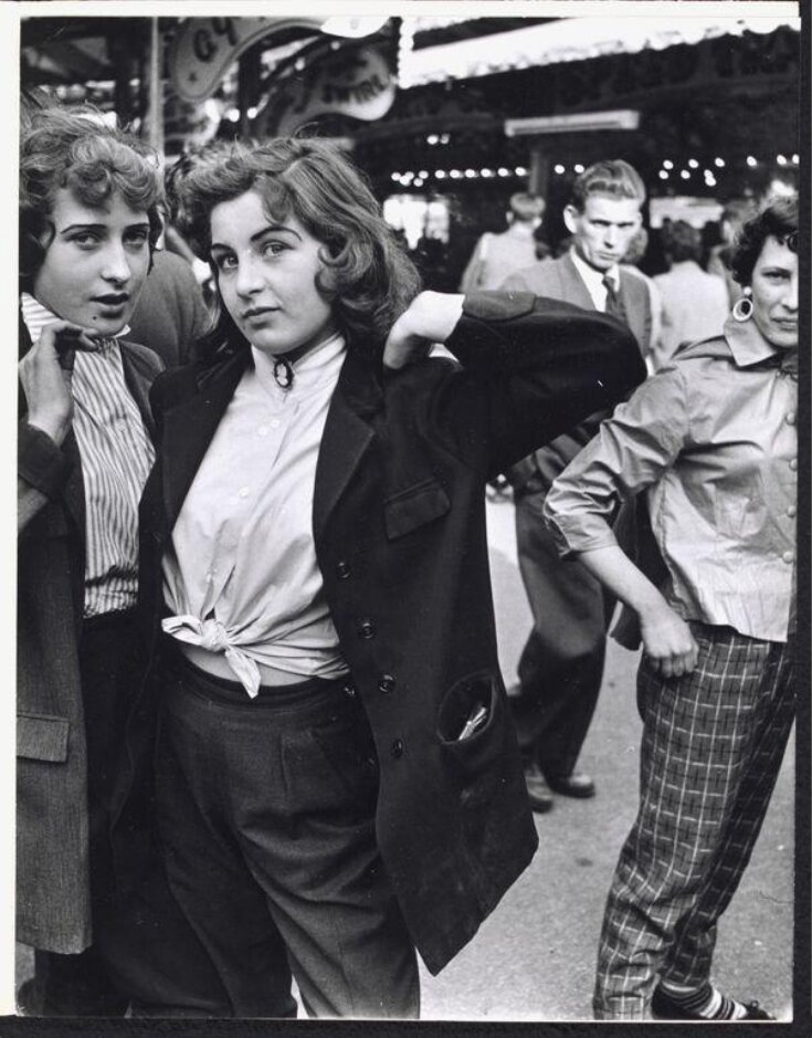 Teddy girls, Battersea Fun Fair, May 20 1956 | Roger Mayne | V&A ...