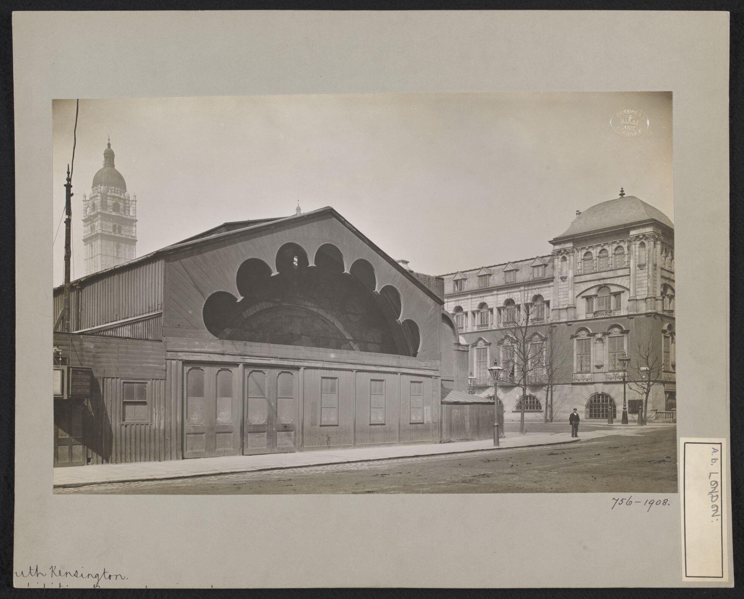 South Kensington, Entrance of the Royal Horticultural Gardens, Exhibition Road