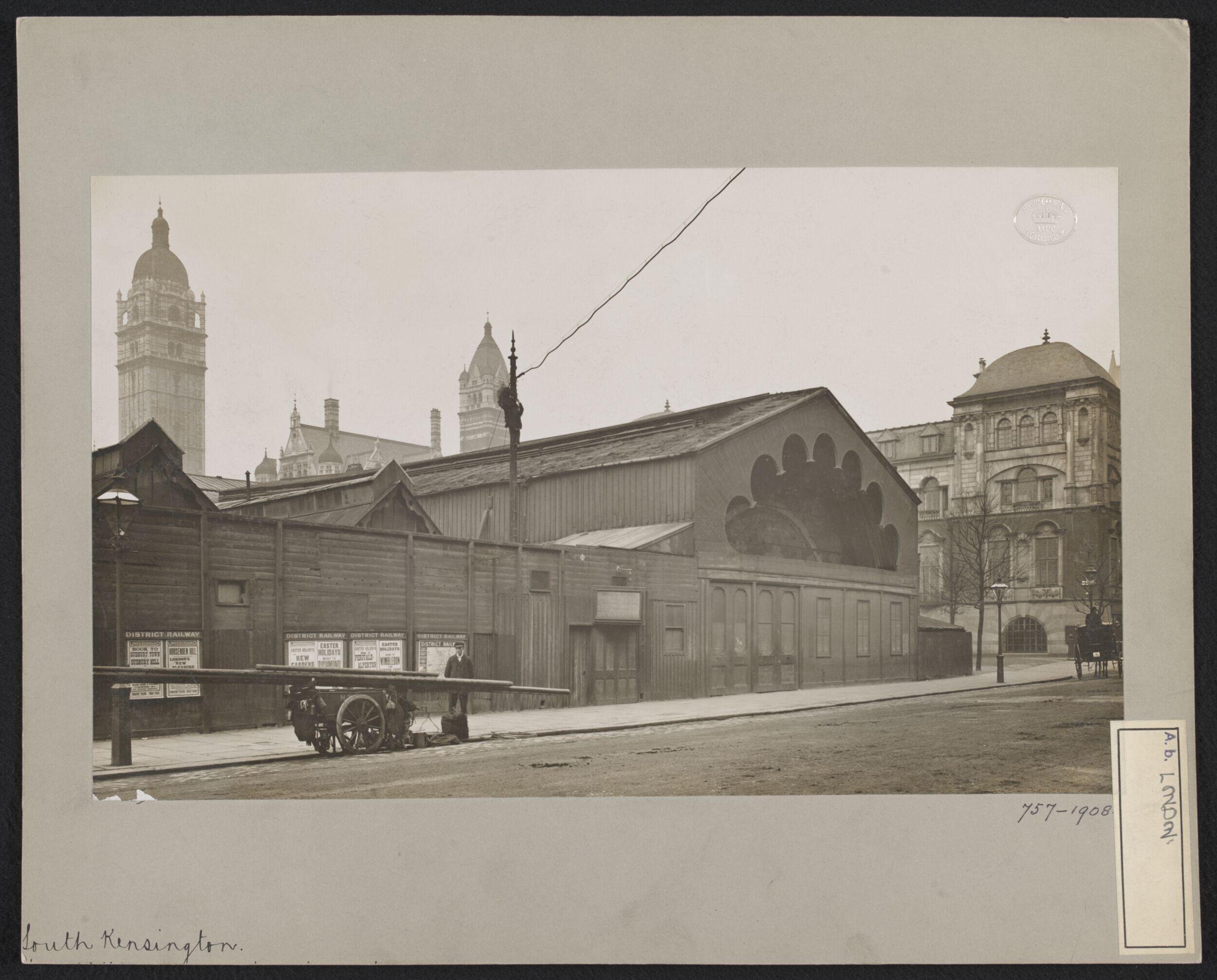 South Kensington, Entrance of the Royal Horticultural Gardens, Exhibition Road