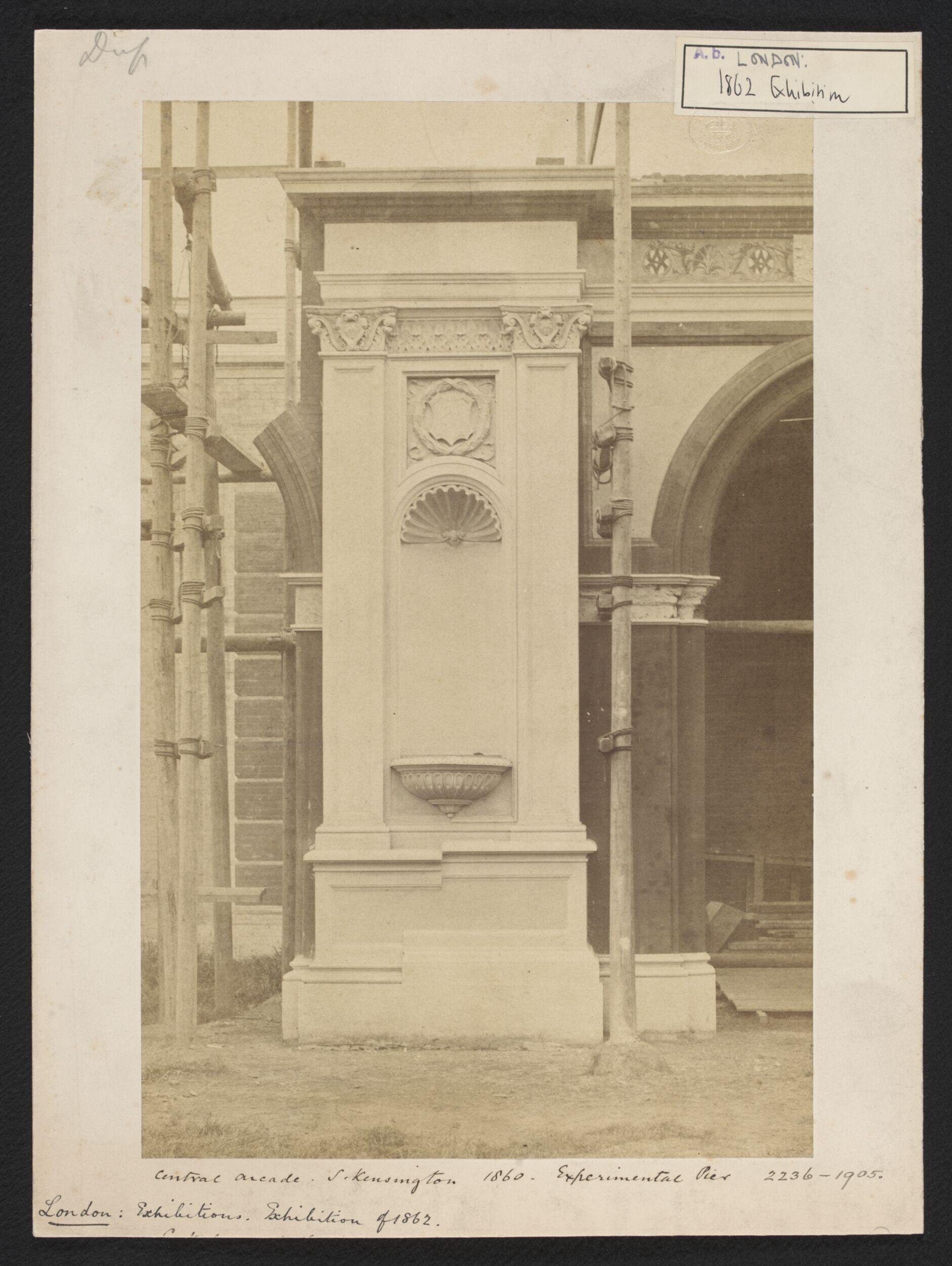 1862 International Exhibition, South Kensington, Experimental pier for the central arcade