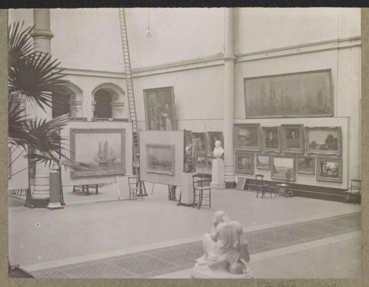 Victoria and Albert Museum, Exhibition of paintings, North court, south-east corner top image