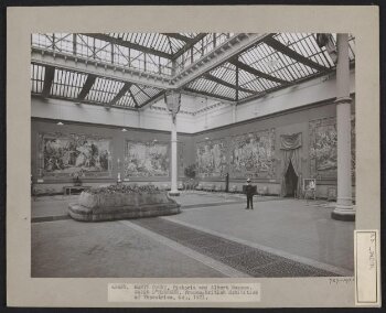 V&A Museum, North Court, Salon d'Honneur, Franco-British Exhibition of Tapestries, with Warder H. Robert