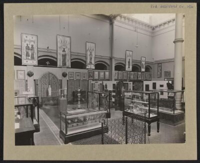  Victoria and Albert Museum, English mediaeval art exhibition in North Court