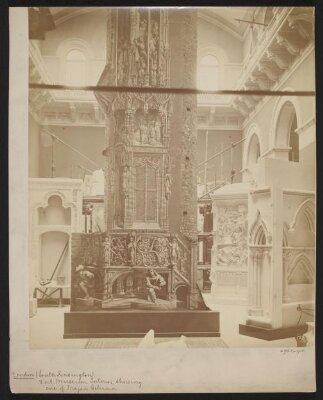 South Kensington Museum, Cast court showing plaster cast of tabernacle from St. Lorenz, Nuremberg and cast of Trajan's Column in background