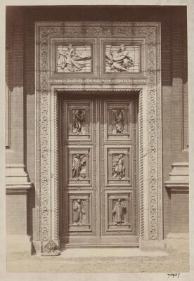South Kensington Museum, Quadrangle:  the doorway and doors of the Lecture Theatre building