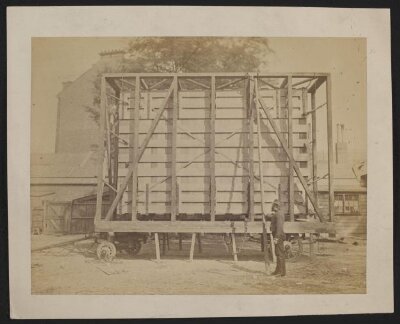 Side view of packing case and horse-drawn 'van' for transport of Raphael Cartoons from Hampton Court to South Kensington Museum