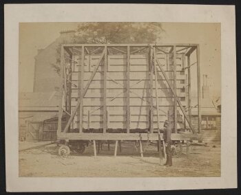 Side view of packing case and horse-drawn 'van' for transport of Raphael Cartoons from Hampton Court to South Kensington Museum