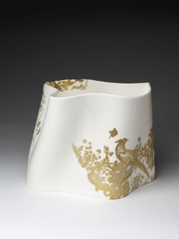 Eastman Gold Aves Vase No.3