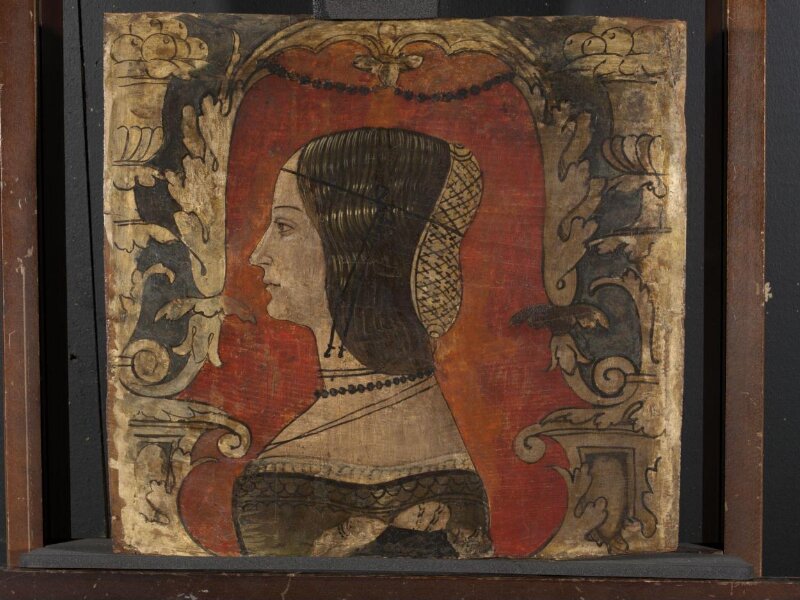 Profile bust of a lady facing left