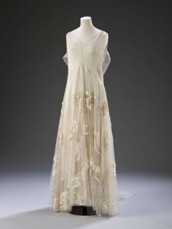 Evening Dress | Madeleine Vionnet | V&A Explore The Collections Evening Dress | Madeleine Vionnet | V&A Explore The Collections