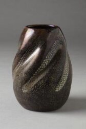 Vase thumbnail 2