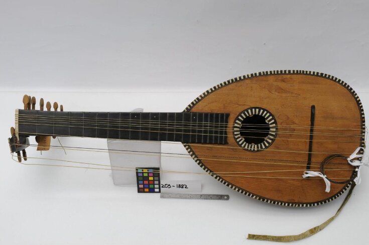 Lute top image