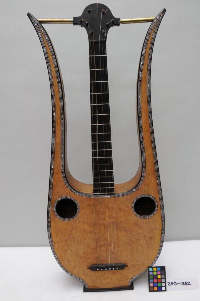 Hybrid guitar