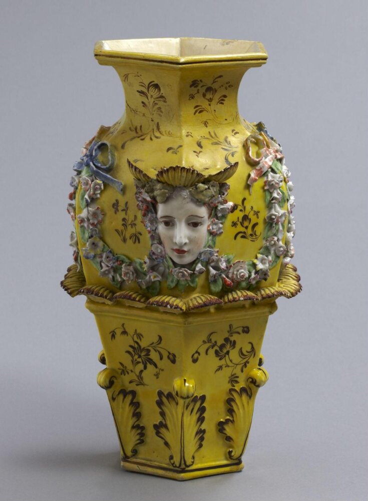 Vase top image