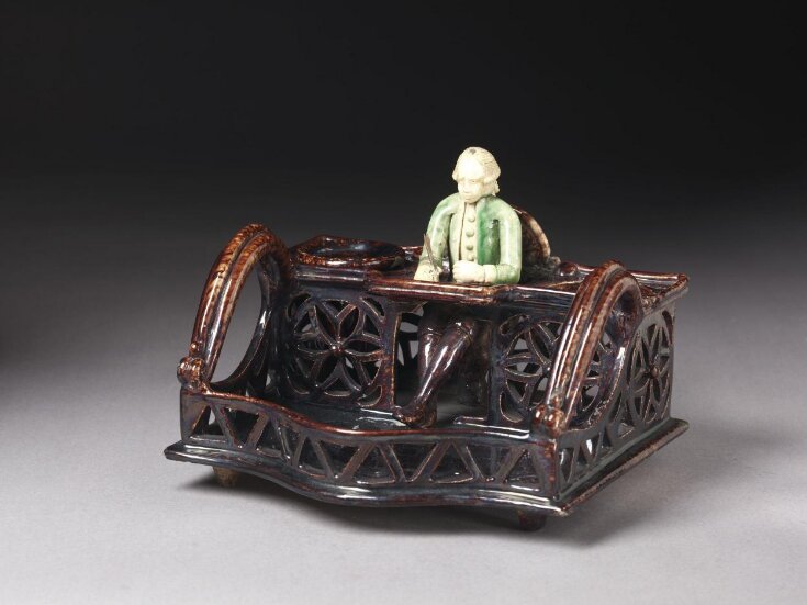 Inkstand top image