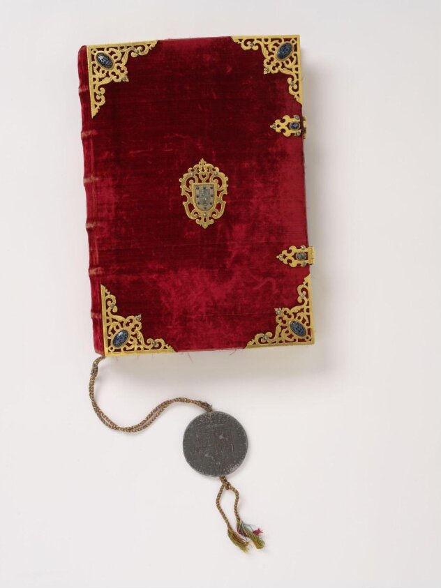 Carta executoria de hidalguia granted to the brothers Diego, Juan and Hernando de Almonte of Seville (1626) by Jerónimo Jacinto de Espinosa
