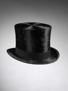 Top Hat and Accessories thumbnail 1