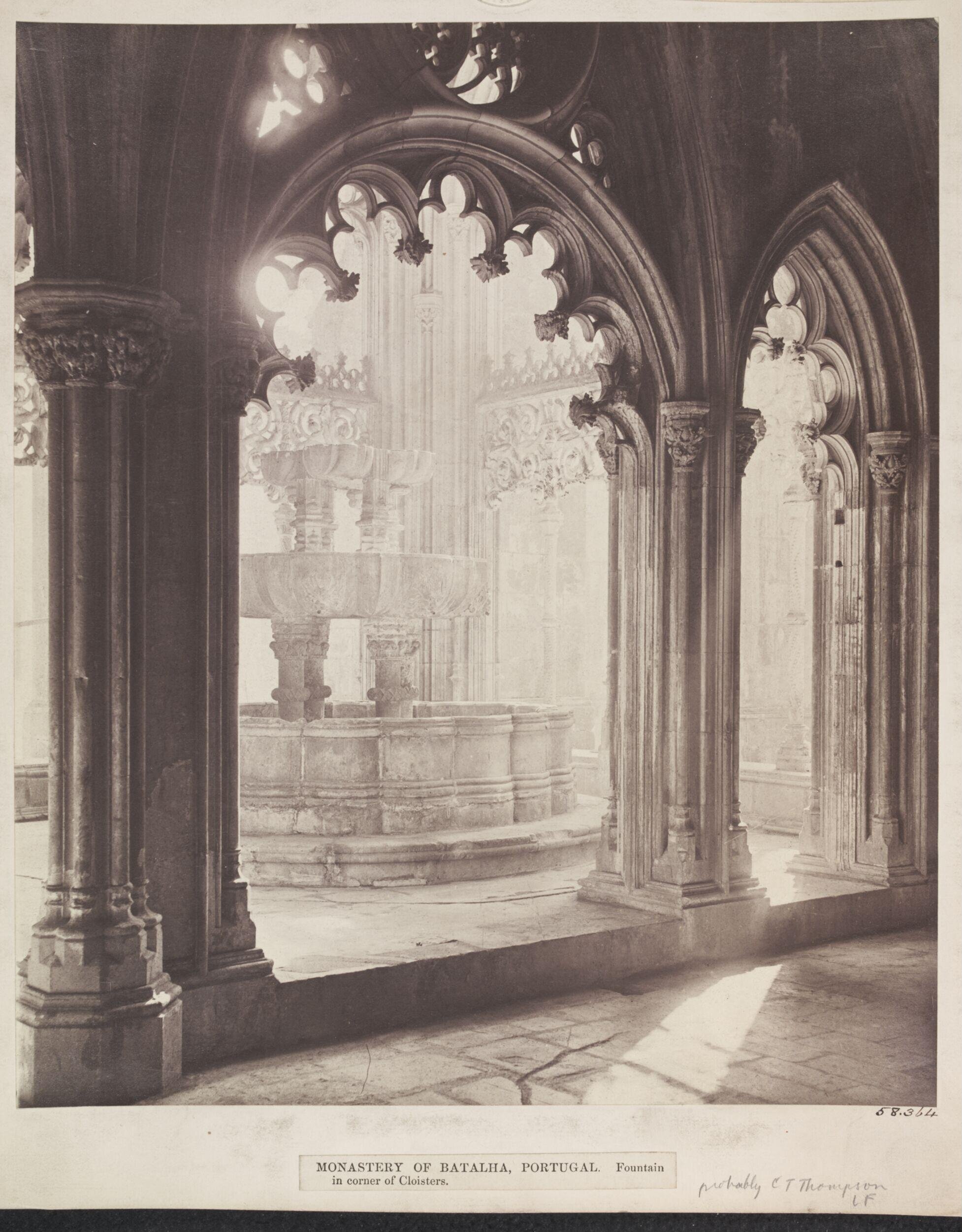 Monastery of Batalha, Fountain in corner of Cloisters