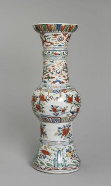 altar vase thumbnail 1