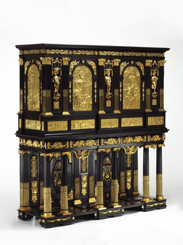 The Marie de Medici cabinet top image
