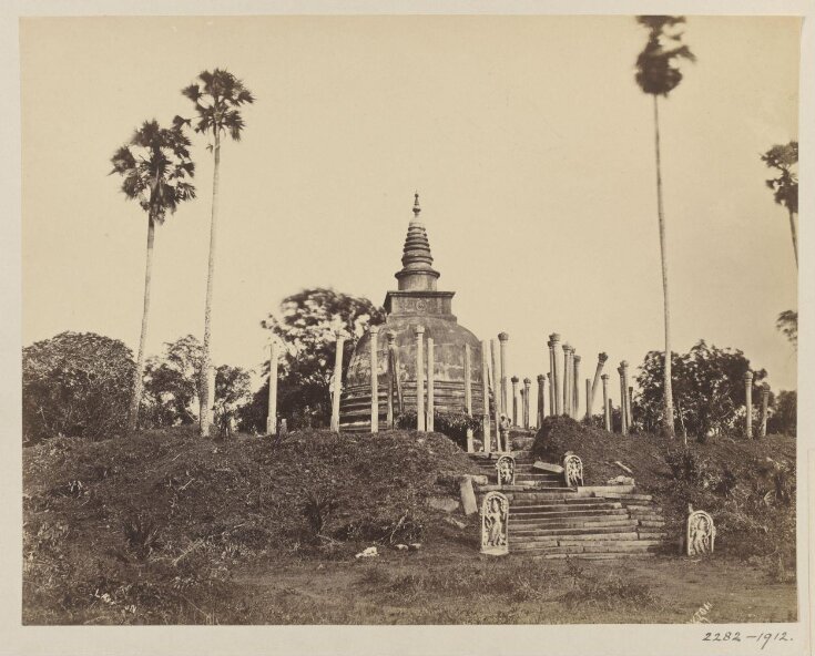Anuradhapura. The Thúpáráma Dágoba. top image
