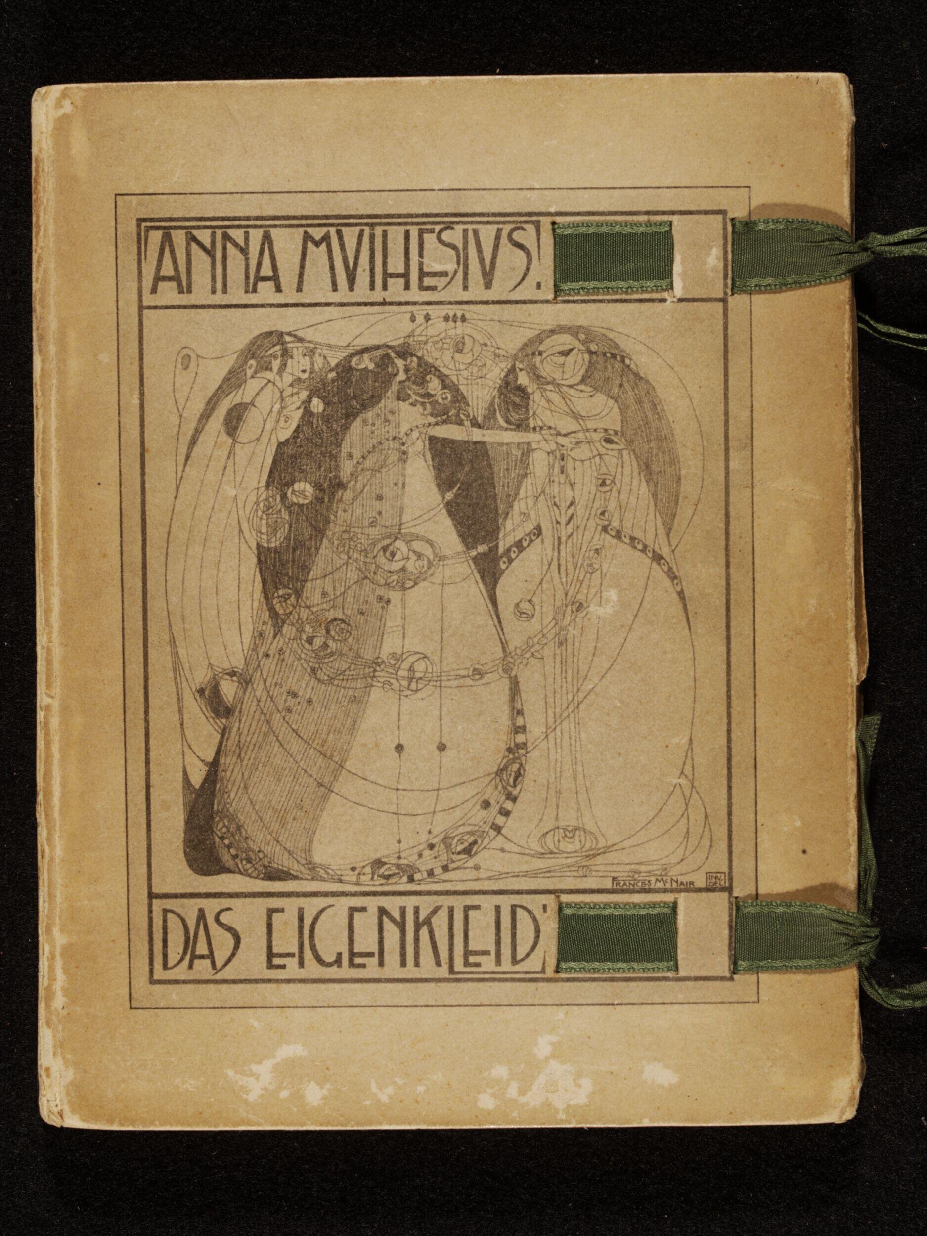 Das Eigenkleid der Frau
