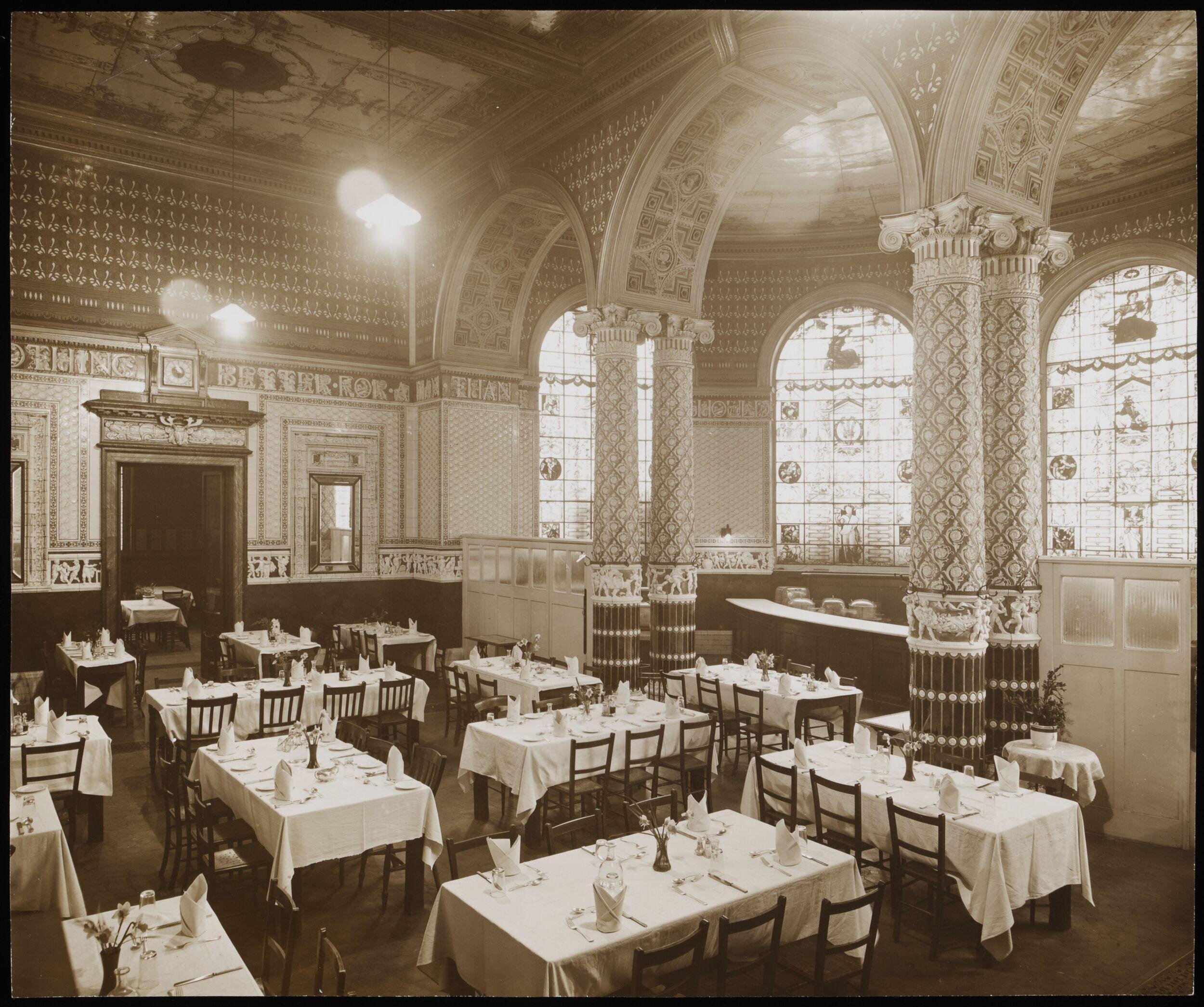 The Centre Refreshment Room, opened 1868.