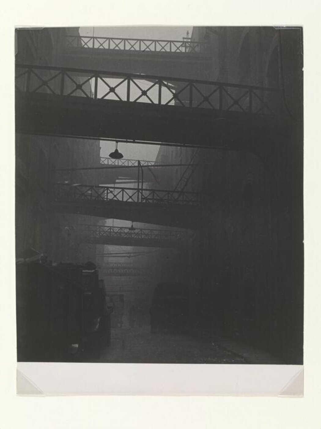Bill Brandt, Shad Thames