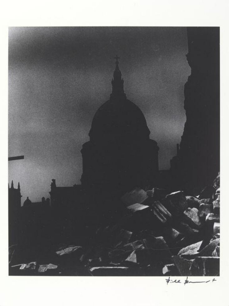 St. Paul's Cathedral in the Moonlight top image