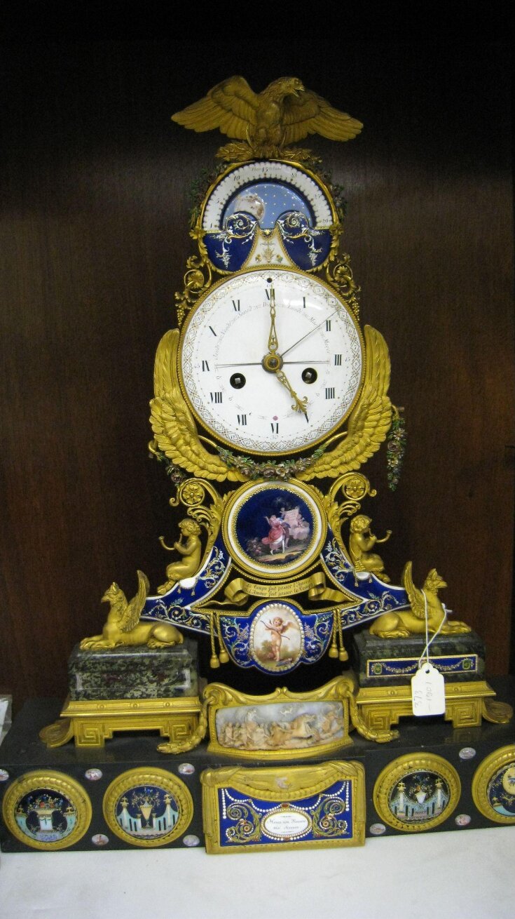 Mantel clock top image