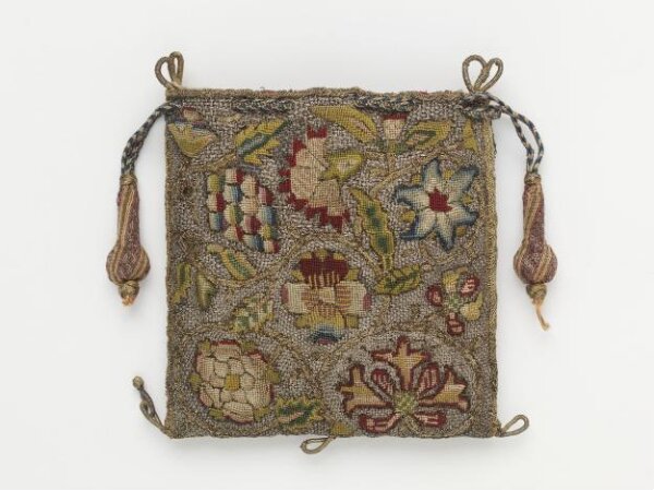 Museums & Galleries - V&A Clover Pouch Bag #COP303