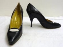 Pair of Shoes thumbnail 1