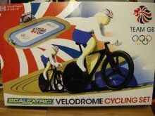 Scalextric Velodrome Cycling Set thumbnail 1