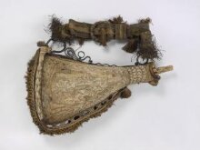 Powder horn with stag and boar hunts thumbnail 1
