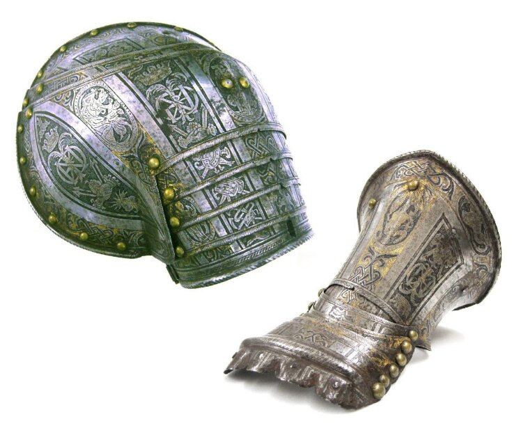 Pauldron and Gauntlet top image