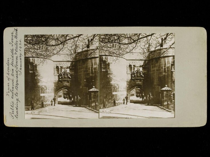 Stereoscopic photograph of the Tower of London top image