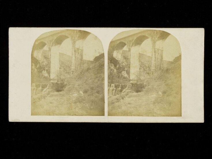 Stereoscopic photograph of Chirk in North Wales top image