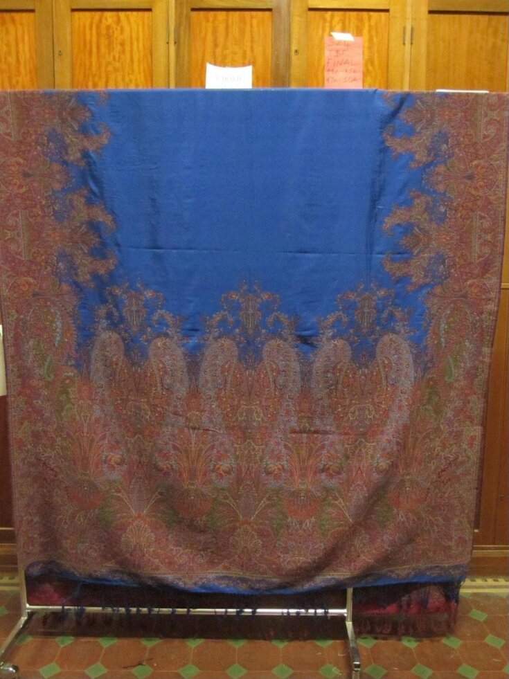 Shawl top image