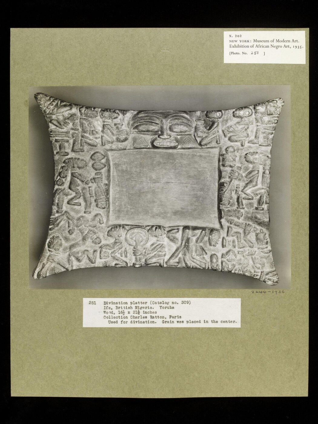 Walker Evans, Platter. Yoruba.