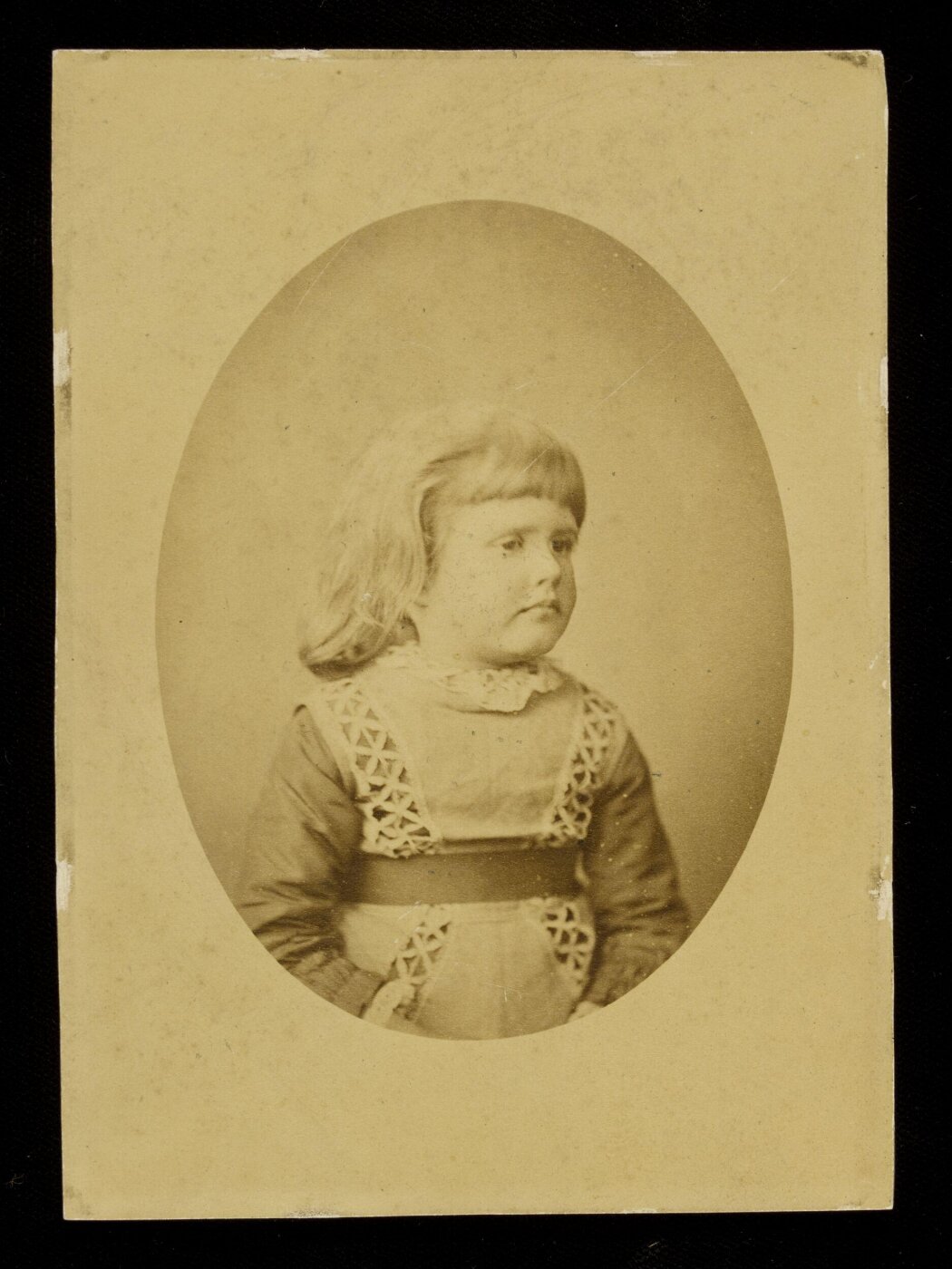 Unknown, Potrait of a child. Cabinet card.