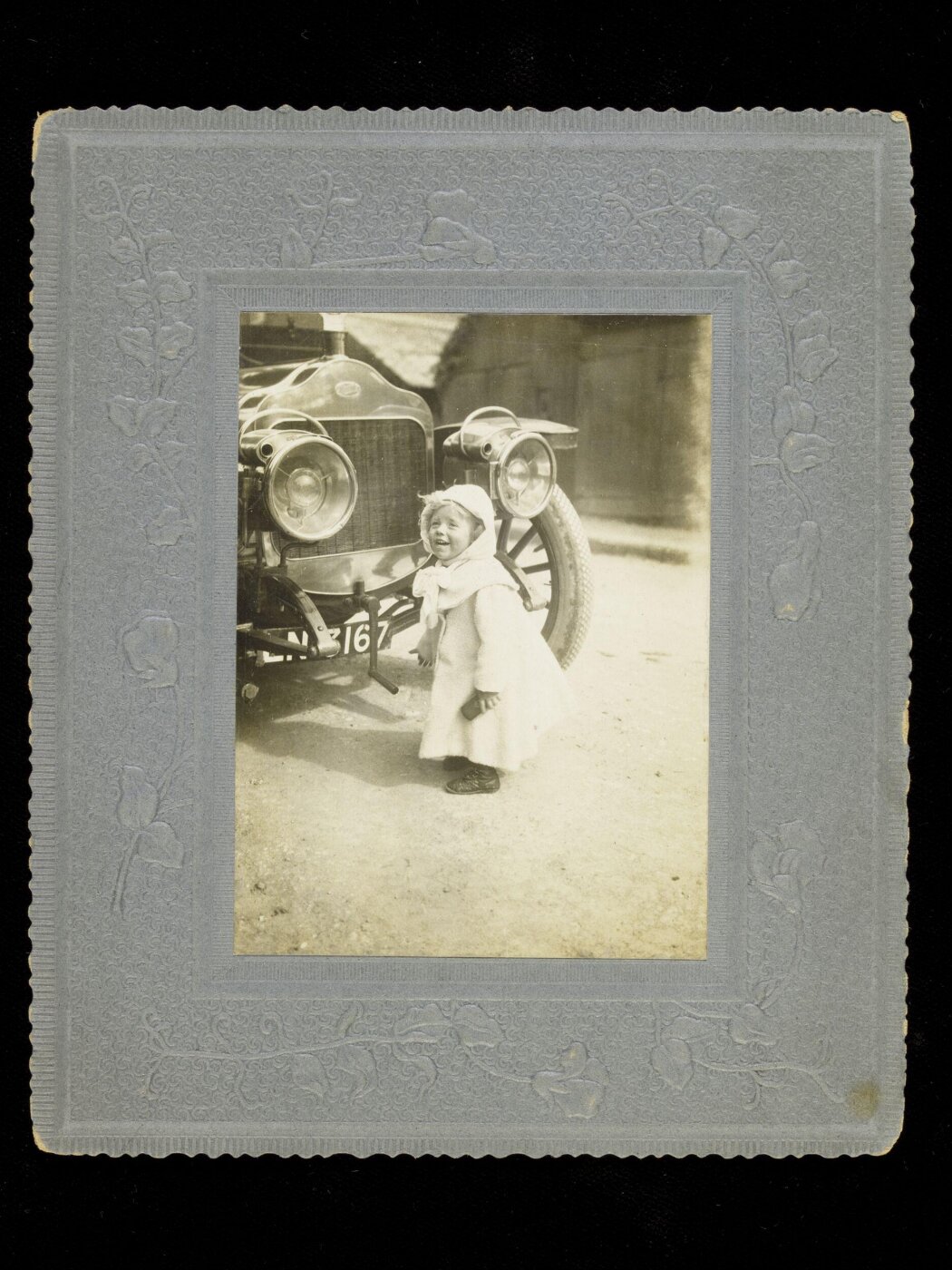Unknown, Portrait of a child. Cabinet card.