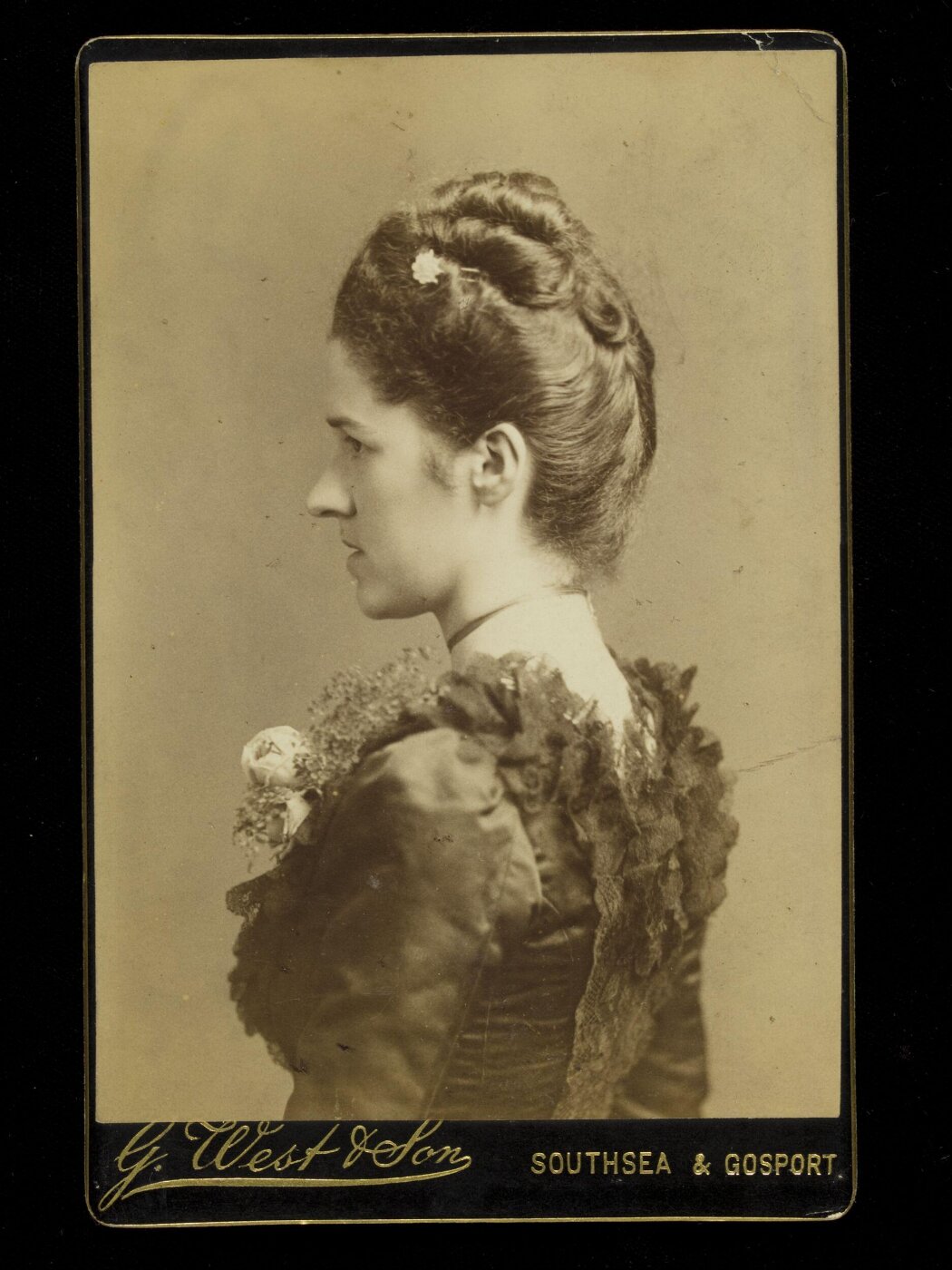 Unknown, Portrait of a lady. Cabinet card.