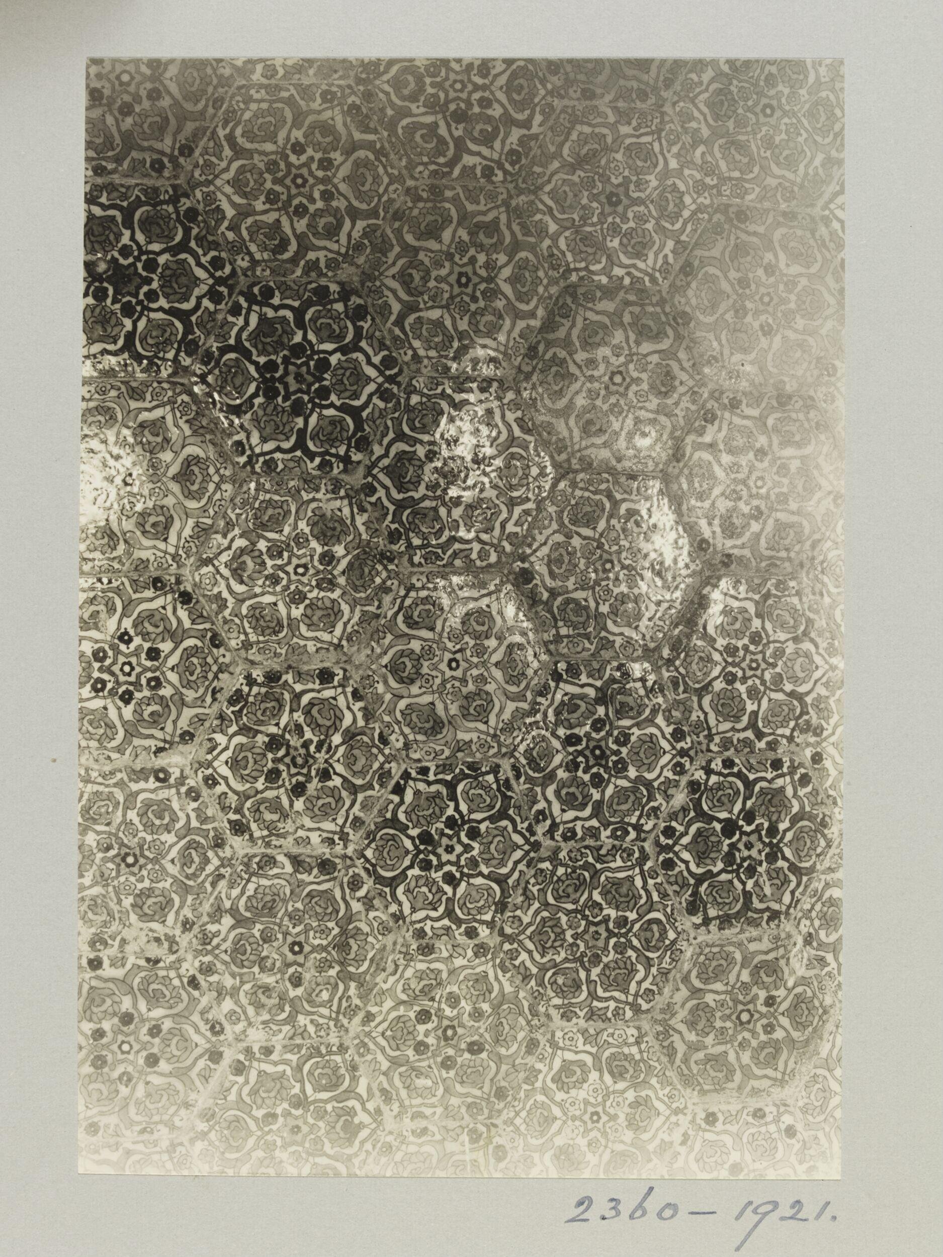 Hexagonal tiles by mihrab in Umayyad Mosque, Aleppo test