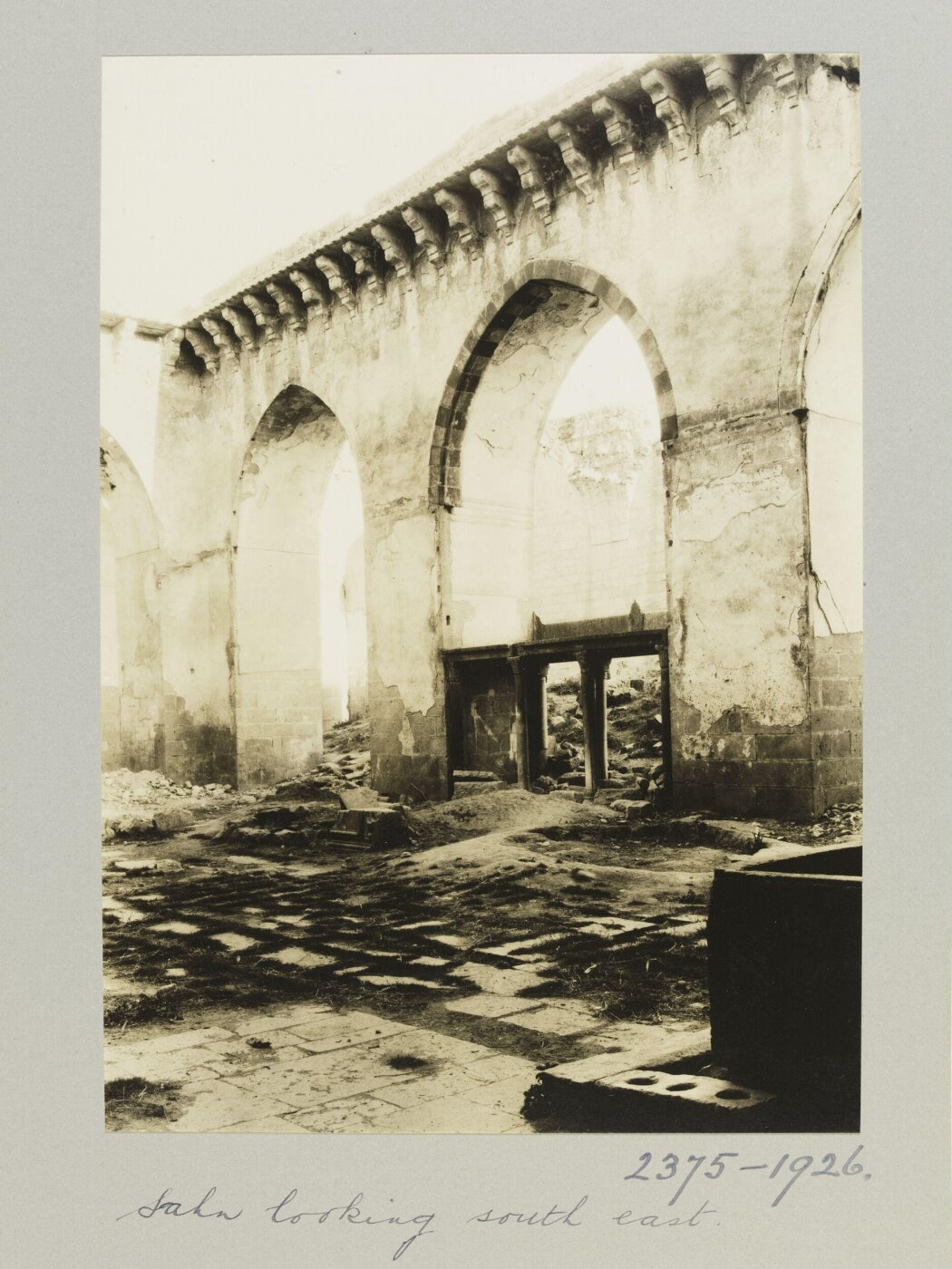 K.A.C. Creswell, Courtyard in the Mosque of al-Utrush, Aleppo